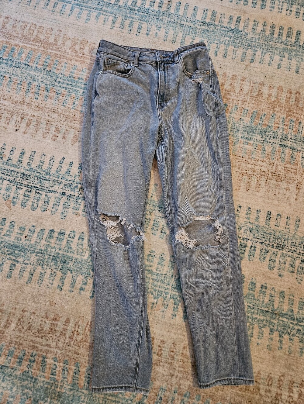 American Eagle Outfitters Light Blue Distressed Straight Leg Jeans